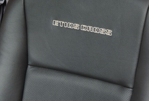 tapizado de cuero auto toyota etios cross 03 Tapizado de cuero auto | Toyota Etios Cross