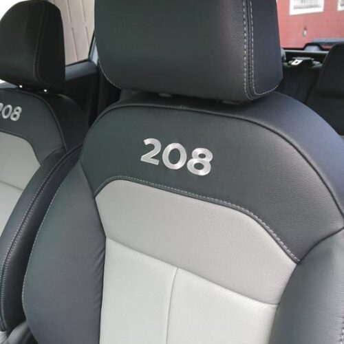 Tapizado de cuero peugeot 208 03 Tapizado de cuero Peugeot 208