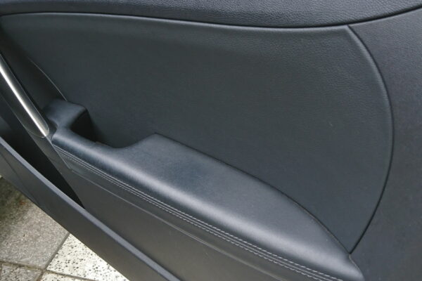 tapizado cuero hyundai genesis 03 Tapizado cuero premium Hyundai Genesis