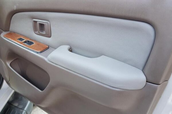 tapizado de cueroToyota SW4 04 Toyota SW4