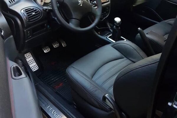 Peugeot206 01 Tapizado de Cuero Premium | Peugeot 206 | Tapizados Gestald