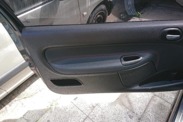 Peugeot206 05 Tapizado de Cuero Premium | Peugeot 206 | Tapizados Gestald
