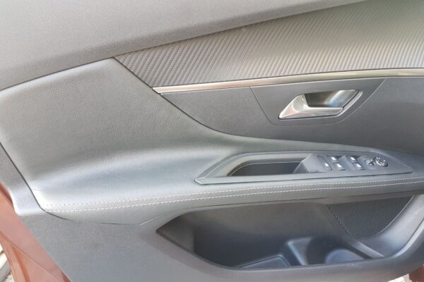 tapizado de cuero Peugeot 3008 11 Tapizado en Cuero | Peugeot 3008 | Tapizados Gestald