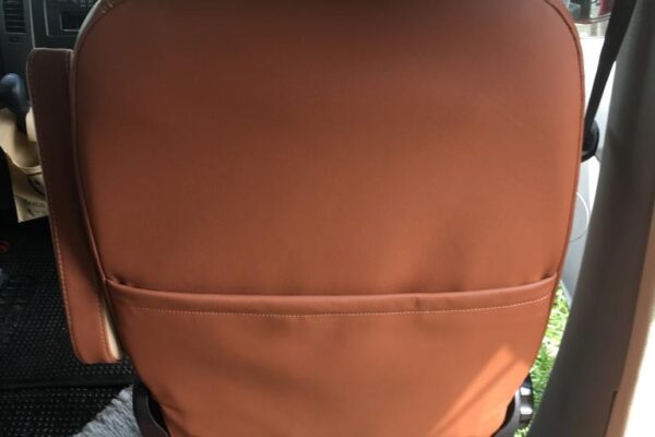 011896B5-62E4-4D49-959A-5EEC873D8FF1 TAPIZADO CUERO MOTORHOME MERCEDES BENZ 515