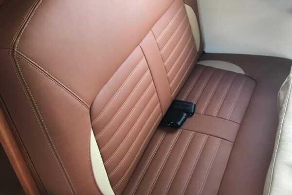 7783D839-8A31-459B-BD02-B9B23578A742 TAPIZADO CUERO MOTORHOME MERCEDES BENZ 515