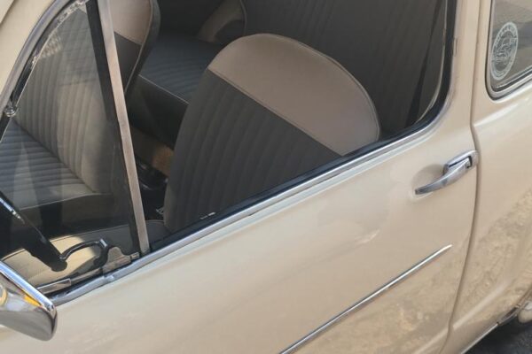 fiat 600 76 - 19-8-2019 07 Tapizado cuero Fiat 600