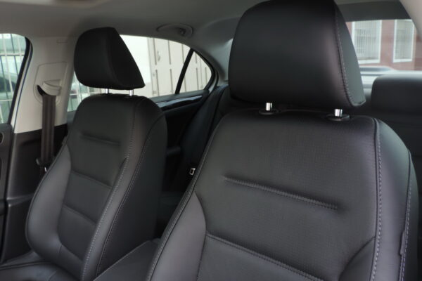 vw vento 2018 - 23-8-2019 22 Tapizado de cuero negro para VW Vento