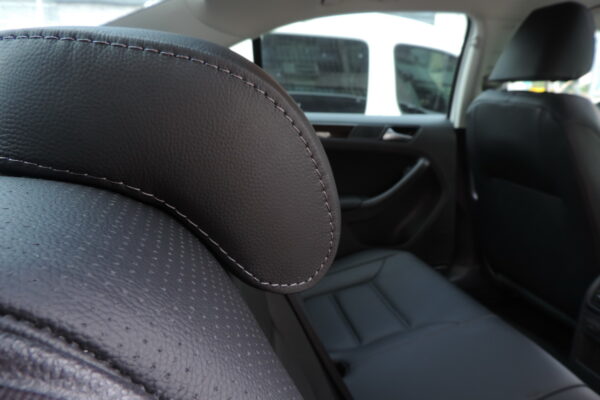 vw vento 2018 - 23-8-2019 25 Tapizado de cuero negro para VW Vento