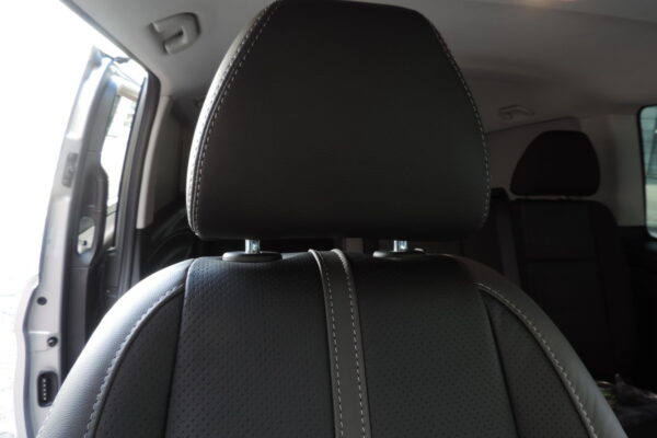 image mercedes benz vito 13-9-2019 08 Tapizado de cuero Mercedes Benz Vito