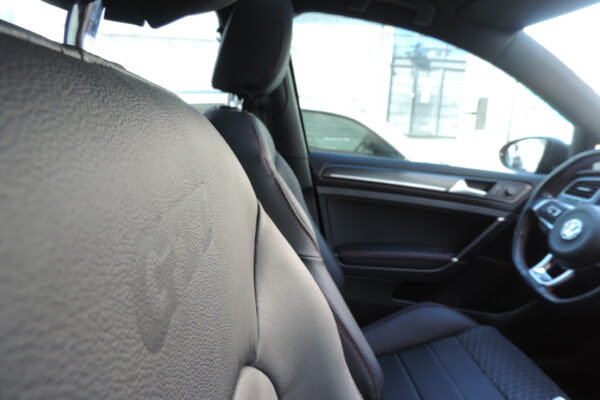 vw golf gti 2018 23-7-2019 07 Tapizado de cuero premium para VW Golf GTI