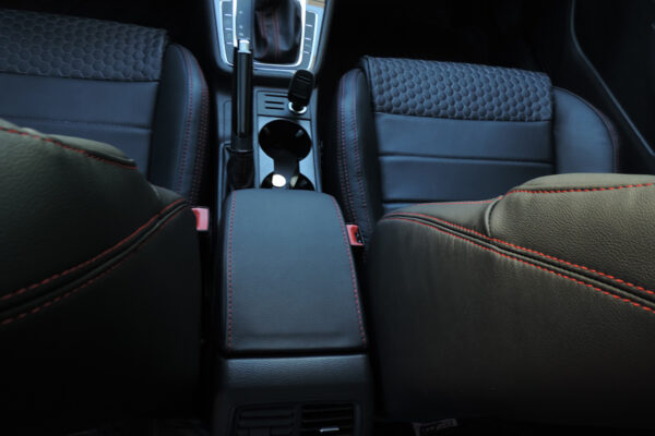 vw golf gti 2018 23-7-2019 26 Tapizado de cuero premium para VW Golf GTI