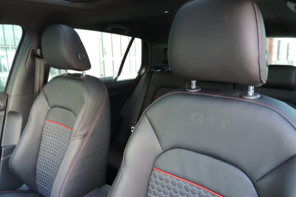 vw golf gti 2018 23-7-2019 38 Tapizado de cuero premium para VW Golf GTI
