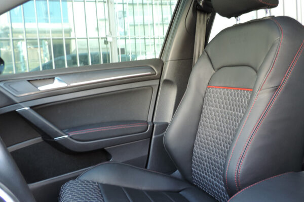 vw golf gti 2018 23-7-2019 39 Tapizado de cuero premium para VW Golf GTI