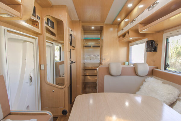 mb sprinter 515 19-10-2020 hr 03 Tapizado de cuero Mercedes Benz Sprinter Caravana | Tapizados Gestald