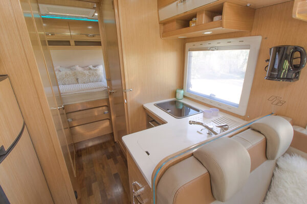 mb sprinter 515 19-10-2020 hr 05 Tapizado de cuero Mercedes Benz Sprinter Caravana | Tapizados Gestald