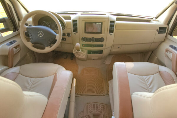 mb sprinter 515 19-10-2020 hr 07 Tapizado de cuero Mercedes Benz Sprinter Caravana | Tapizados Gestald