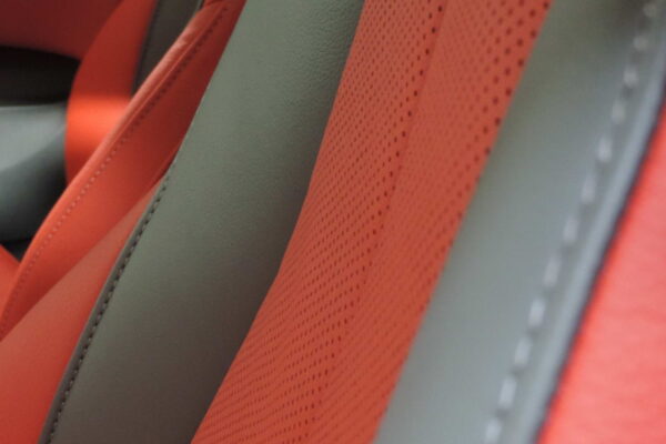 image tapizado cuero audi tt 01 Tapizado de cuero Audi TT